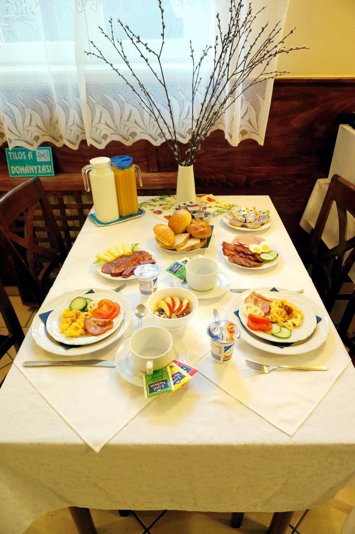Corvin Hotel Győr Eksteriør bilde