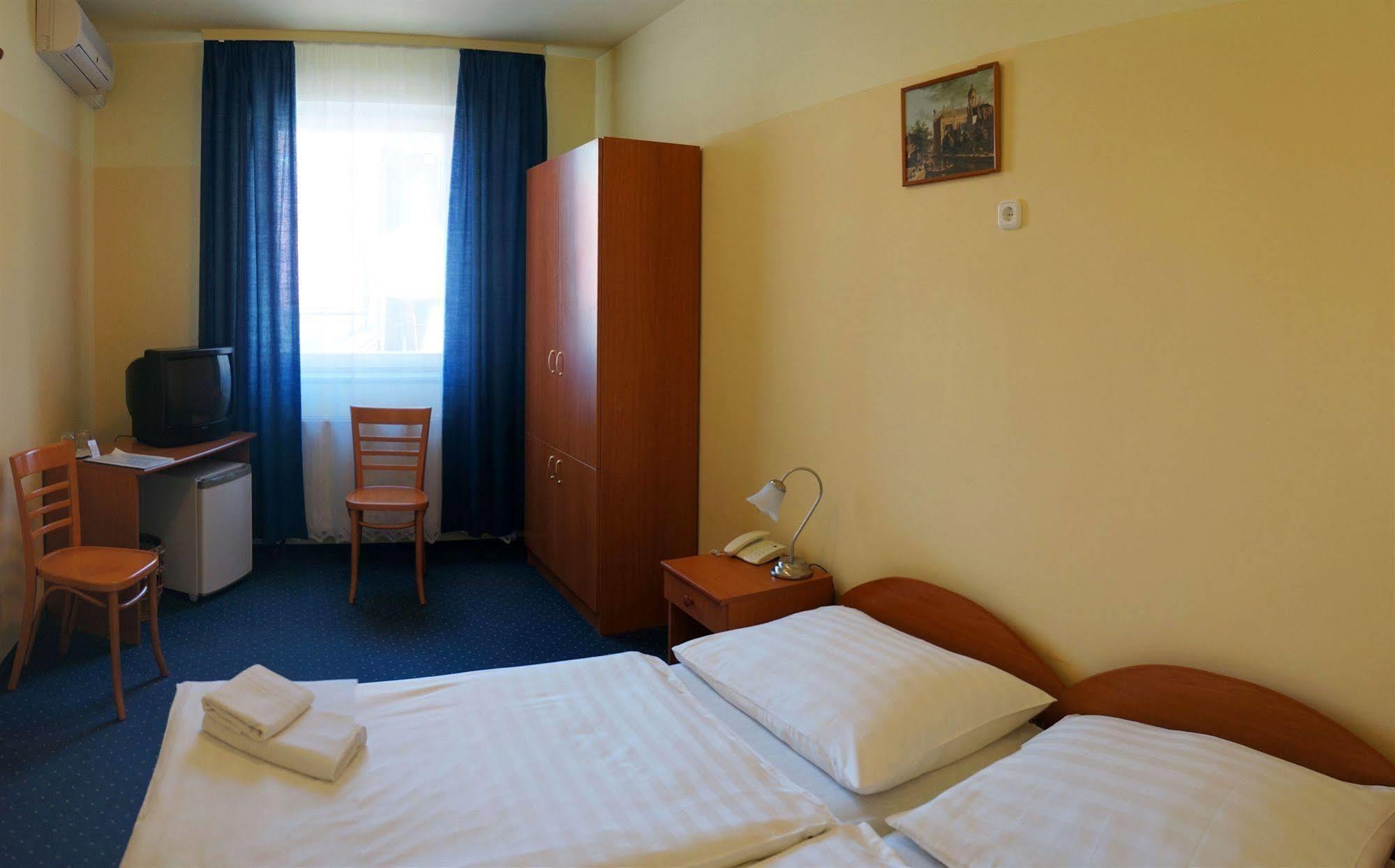 Corvin Hotel Győr Eksteriør bilde